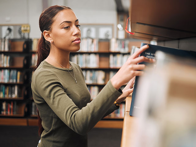 Student in library